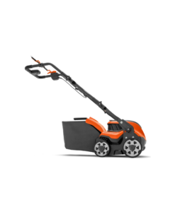 Husqvarna Arieggiatore S 138i con batteria e caricabatterie vista di dettaglio